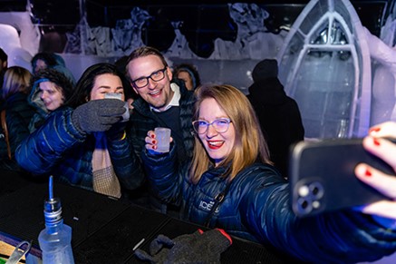 Have fun with friends in the Berlin Icebar